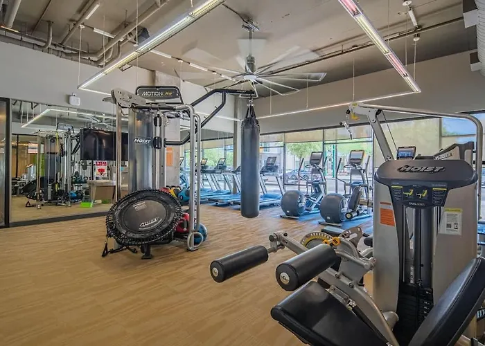 Near Phx Airport Balcony Wd Pool Gym & Parking * Phoenix