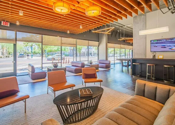 Near Phx Airport Balcony Wd Pool Gym & Parking * Phoenix