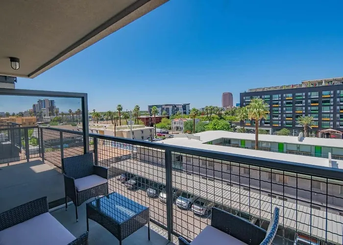 Near Phx Airport Balcony Wd Pool Gym & Parking Phoenix