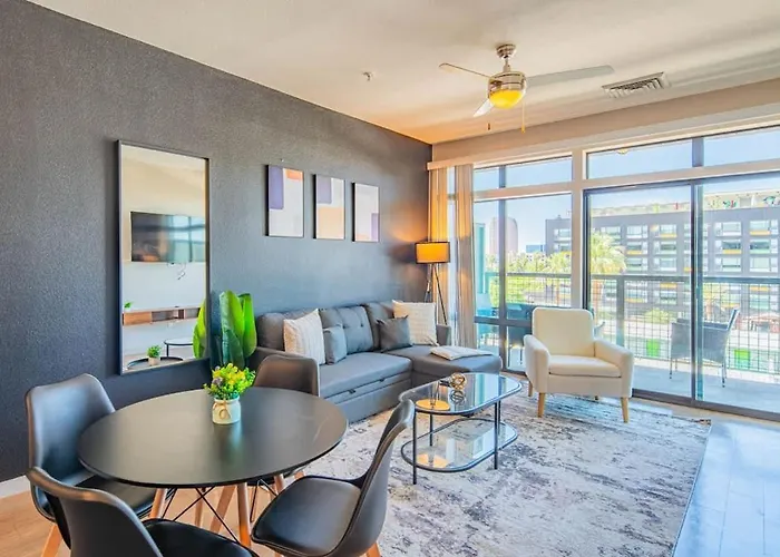 Near Phx Airport Balcony Wd Pool Gym & Parking * Phoenix