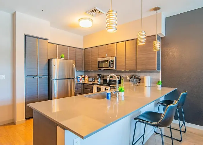 Apartment Near Phx Airport Balcony Wd Pool Gym & Parking Phoenix