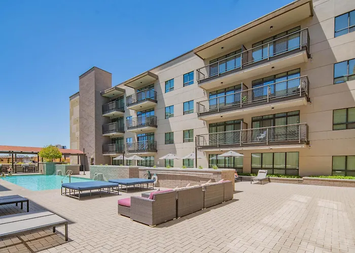 Near Phx Airport Balcony Wd Pool Gym & Parking Phoenix